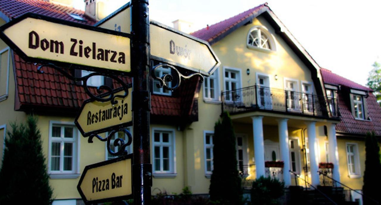 Dwor Pomorski Barwice エクステリア 写真